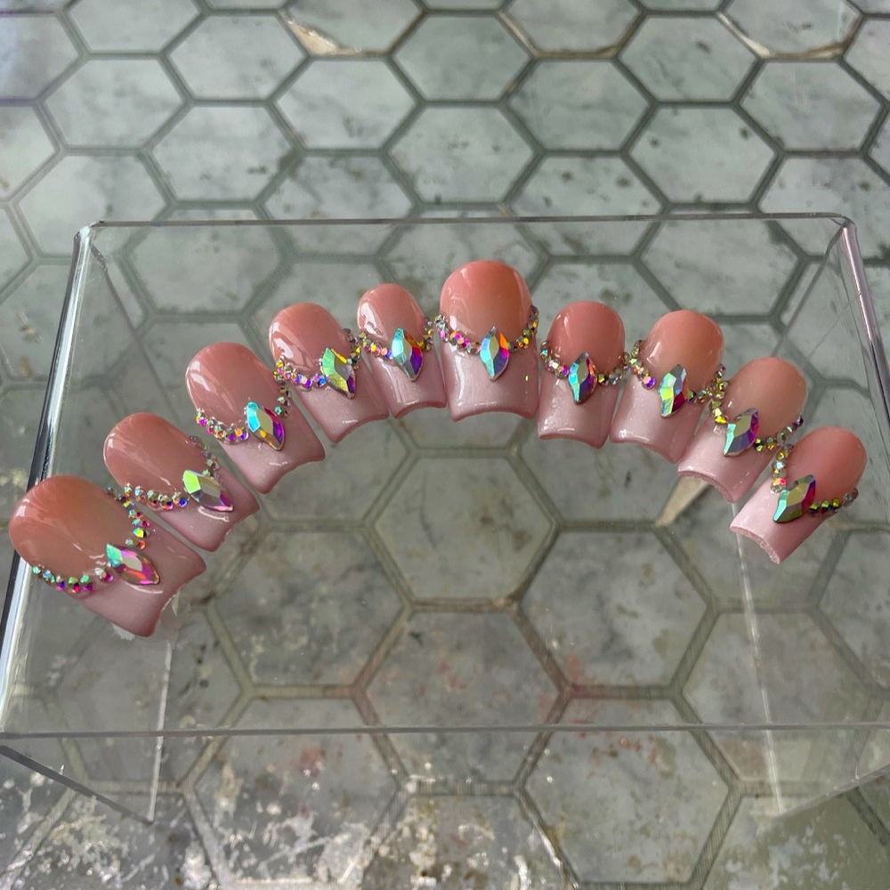 Acrylic press on nails